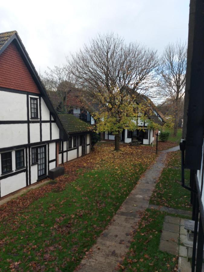 3.9. Tudor Court Hayle Buitenkant foto
