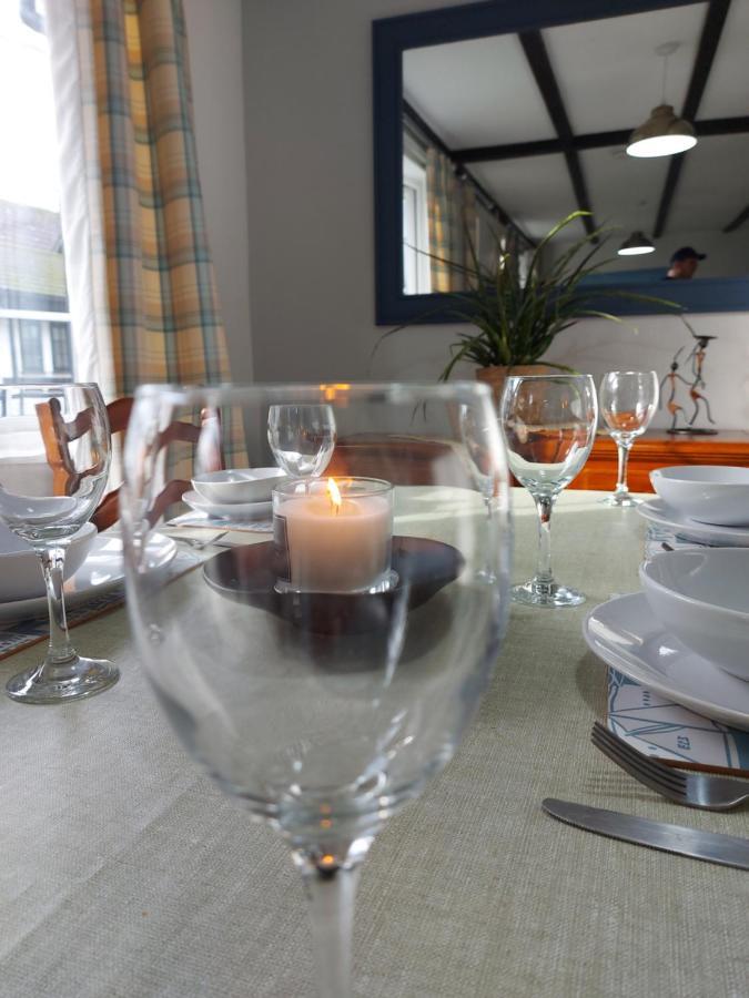 3.9. Tudor Court Hayle Buitenkant foto